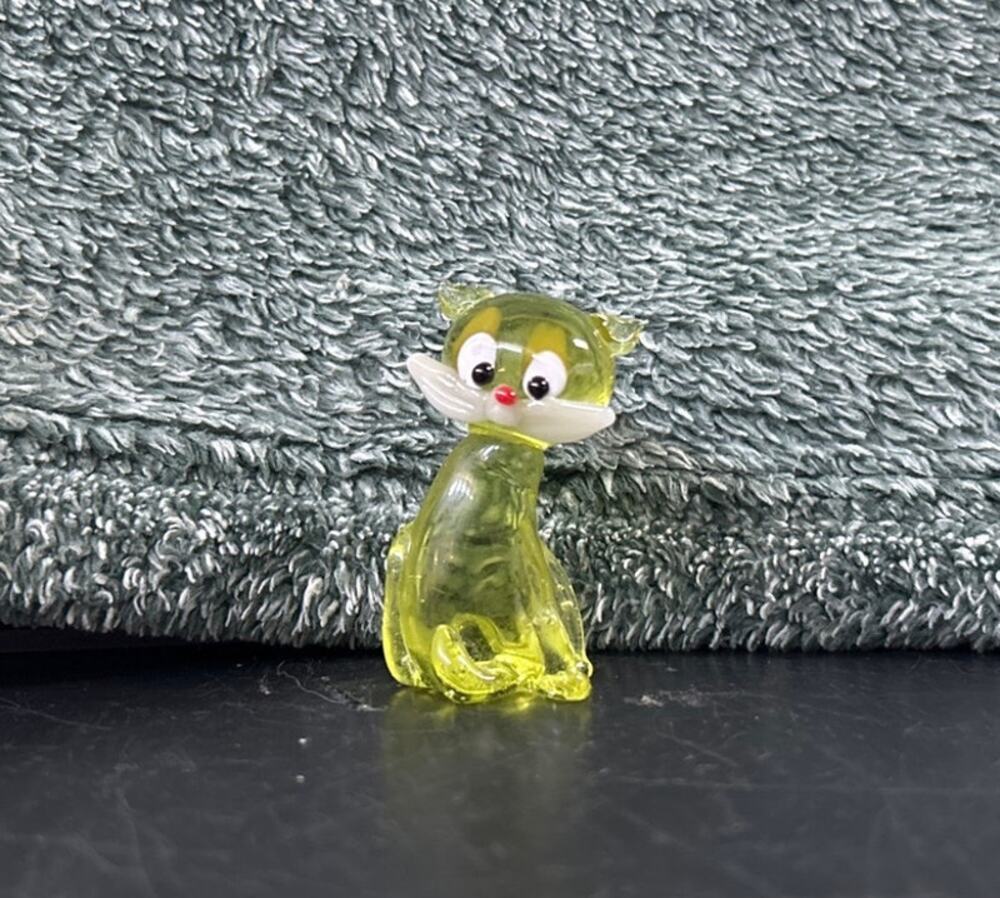 Sitting Cat Glass Mini Figurine Goofy Vintage Adorableness